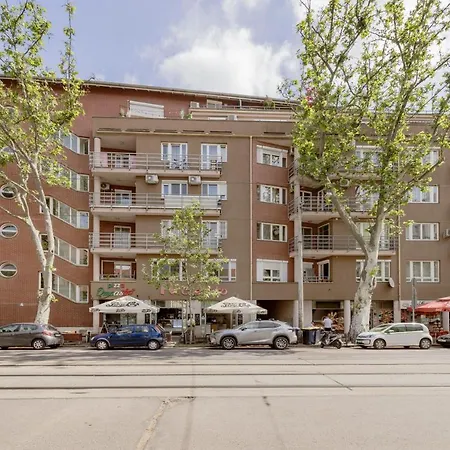 Bright And Spacious Penthouse W/ Terrace & Parking Apartment *