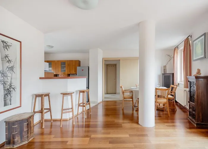 Bright And Spacious Penthouse W/ Terrace & Parking شقة *