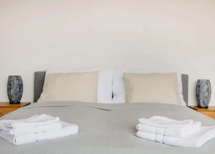 Bright And Spacious Penthouse W/ Terrace & Parking شقة *