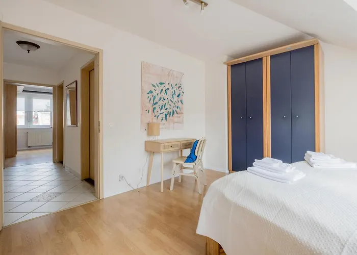 Bright And Spacious Penthouse W/ Terrace & Parking شقة