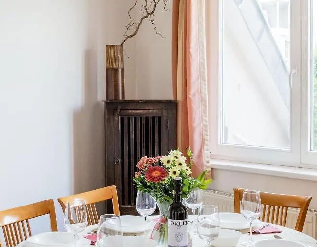 Bright And Spacious Penthouse W/ Terrace & Parking شقة