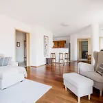Bright And Spacious Penthouse W/ Terrace & Parking