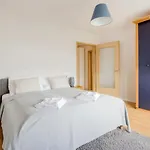 Bright And Spacious Penthouse W/ Terrace & Parking *