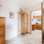 Daire Bright And Spacious Penthouse W/ Terrace & Parking Budapeşte