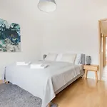 Apartamento Bright And Spacious Penthouse W/ Terrace & Parking Budapest