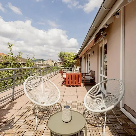 Daire Bright And Spacious Penthouse W/ Terrace & Parking *