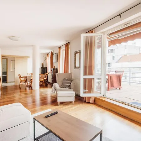 Bright And Spacious Penthouse W/ Terrace & Parking * Budapest