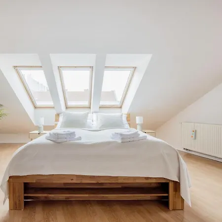 Apartamento Bright And Spacious Penthouse W/ Terrace & Parking