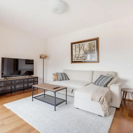 Apartman Bright And Spacious Penthouse W/ Terrace & Parking *