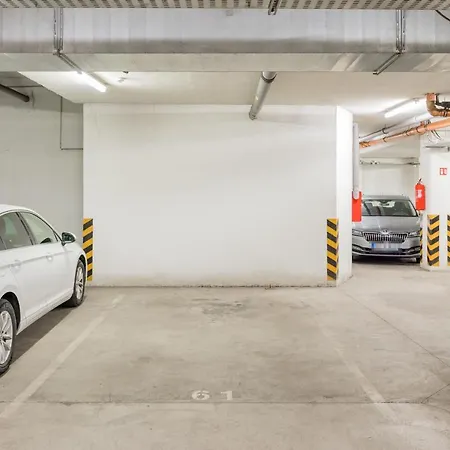 Apartamento Bright And Spacious Penthouse W/ Terrace & Parking *