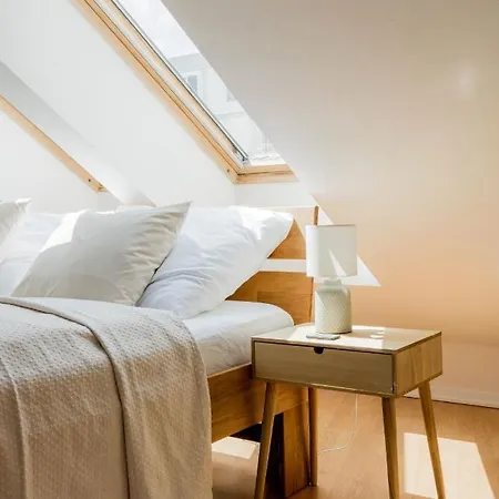 Bright And Spacious Penthouse W/ Terrace & Parking Apartman