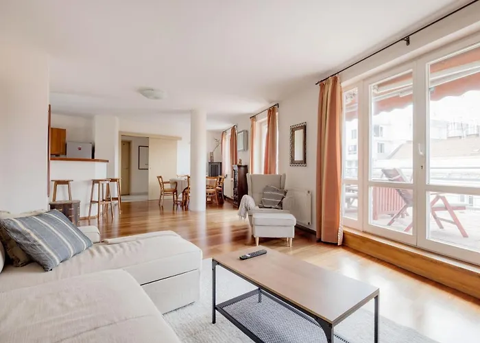 Bright And Spacious Penthouse W/ Terrace & Parking * Budapest