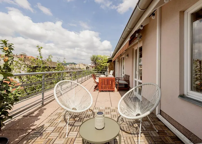 Lejlighed Bright And Spacious Penthouse W/ Terrace & Parking *