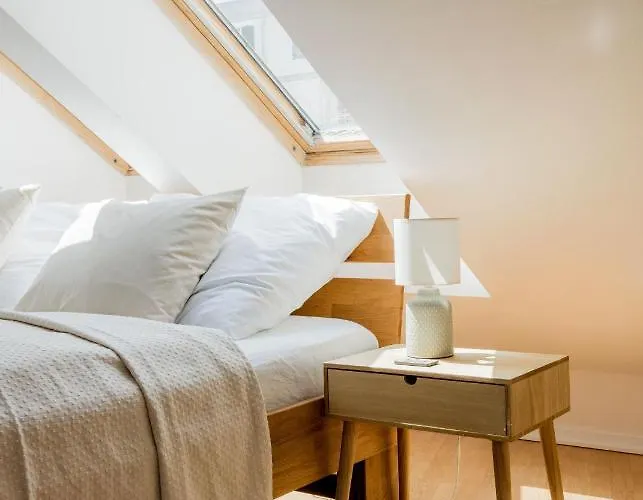 Bright And Spacious Penthouse W/ Terrace & Parking Lejlighed